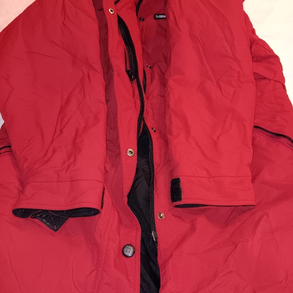 Unisex coat size M/L red in great condition great price a,must have no size labe - Picture 2 of 8